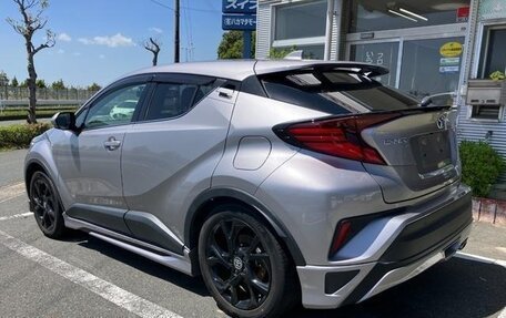 Toyota C-HR I рестайлинг, 2022 год, 1 950 000 рублей, 5 фотография