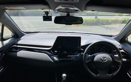 Toyota C-HR I рестайлинг, 2022 год, 1 950 000 рублей, 14 фотография