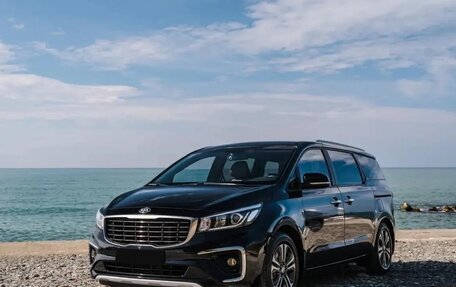 KIA Carnival, 2020 год, 3 000 000 рублей, 1 фотография