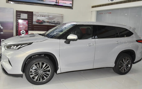 Toyota Highlander, 2026 год, 4 450 000 рублей, 2 фотография