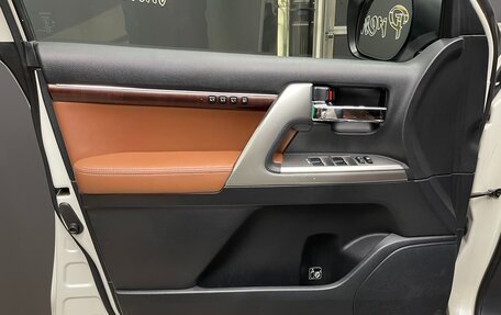 Toyota Land Cruiser 200, 2014 год, 3 800 000 рублей, 8 фотография