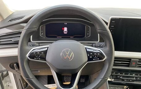 Volkswagen Tiguan II, 2022 год, 1 870 000 рублей, 11 фотография