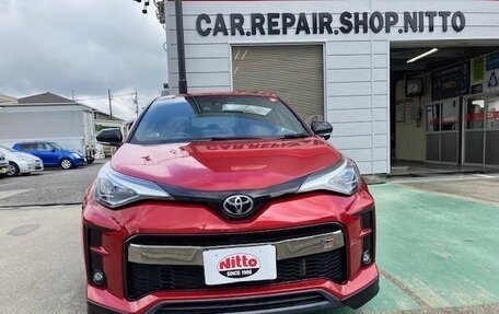 Toyota C-HR I рестайлинг, 2021 год, 2 000 000 рублей, 2 фотография