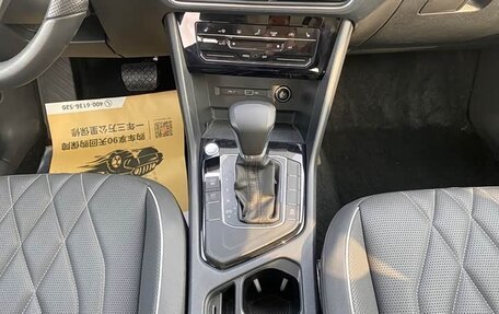 Volkswagen Tiguan II, 2022 год, 1 870 000 рублей, 14 фотография