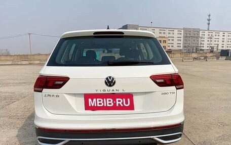 Volkswagen Tiguan II, 2022 год, 1 870 000 рублей, 5 фотография