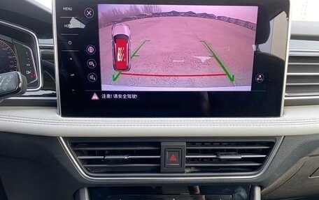 Volkswagen Tiguan II, 2022 год, 1 870 000 рублей, 13 фотография
