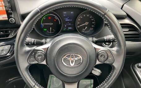 Toyota C-HR I рестайлинг, 2021 год, 2 000 000 рублей, 11 фотография