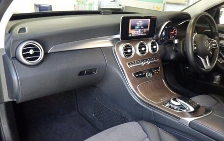 Mercedes-Benz C-Класс, 2019 год, 1 800 000 рублей, 3 фотография