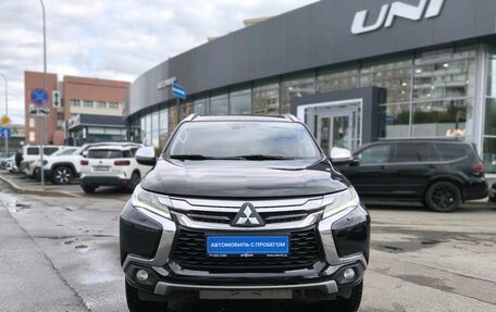 Mitsubishi Pajero Sport III рестайлинг, 2017 год, 2 850 000 рублей, 2 фотография