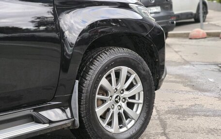 Mitsubishi Pajero Sport III рестайлинг, 2017 год, 2 850 000 рублей, 8 фотография