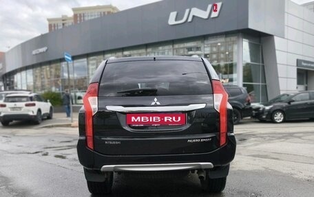 Mitsubishi Pajero Sport III рестайлинг, 2017 год, 2 850 000 рублей, 5 фотография
