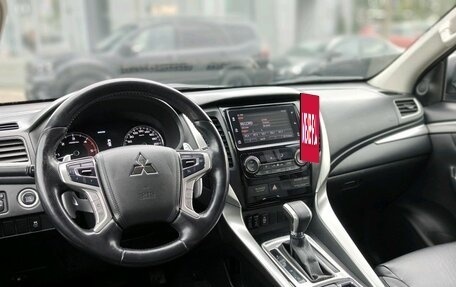 Mitsubishi Pajero Sport III рестайлинг, 2017 год, 2 850 000 рублей, 12 фотография