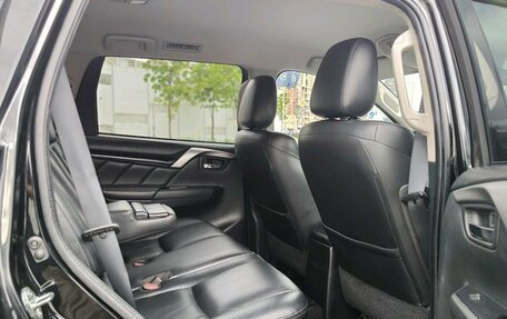 Mitsubishi Pajero Sport III рестайлинг, 2017 год, 2 850 000 рублей, 19 фотография