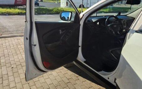 Hyundai ix35 I рестайлинг, 2013 год, 770 000 рублей, 9 фотография
