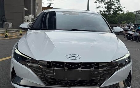 Hyundai Elantra, 2022 год, 1 240 000 рублей, 2 фотография