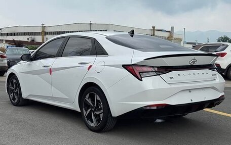 Hyundai Elantra, 2022 год, 1 240 000 рублей, 5 фотография