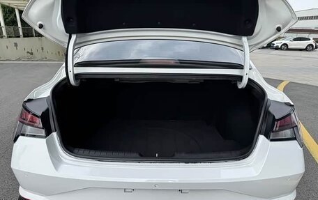 Hyundai Elantra, 2022 год, 1 240 000 рублей, 7 фотография