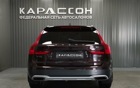 Volvo V90 Cross Country I рестайлинг, 2018 год, 2 370 000 рублей, 4 фотография