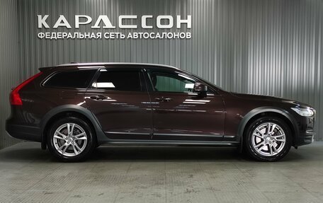 Volvo V90 Cross Country I рестайлинг, 2018 год, 2 370 000 рублей, 6 фотография