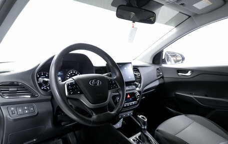 Hyundai Solaris II рестайлинг, 2021 год, 1 600 000 рублей, 13 фотография