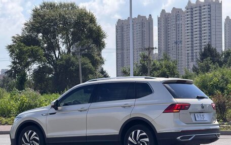 Volkswagen Tiguan II, 2022 год, 2 501 000 рублей, 6 фотография