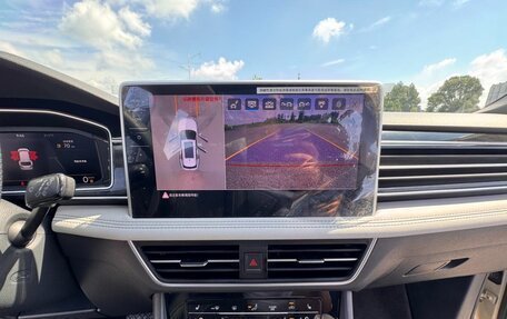 Volkswagen Tiguan II, 2022 год, 2 501 000 рублей, 10 фотография