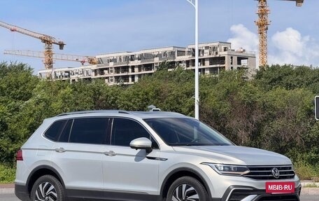 Volkswagen Tiguan II, 2022 год, 2 501 000 рублей, 3 фотография