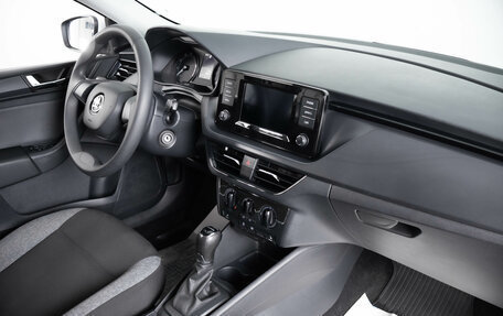 Skoda Rapid II, 2021 год, 1 799 000 рублей, 11 фотография