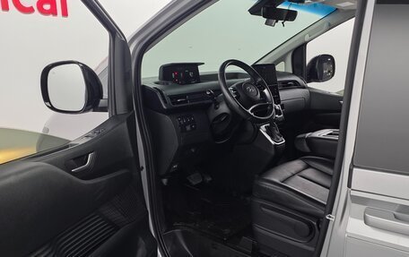 Hyundai Staria, 2023 год, 6 252 700 рублей, 12 фотография