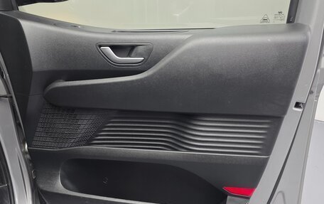Hyundai Staria, 2023 год, 6 252 700 рублей, 24 фотография