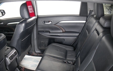 Toyota Highlander III, 2014 год, 3 149 000 рублей, 10 фотография