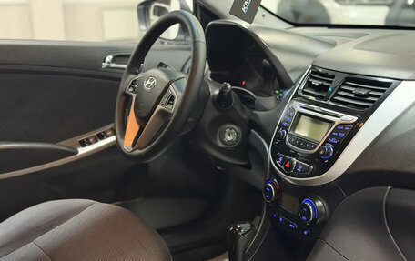 Hyundai Solaris II рестайлинг, 2013 год, 825 000 рублей, 11 фотография