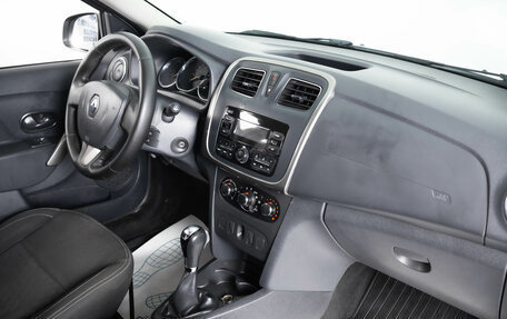Renault Logan II, 2017 год, 779 000 рублей, 11 фотография