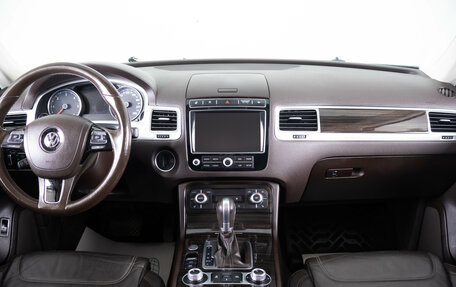 Volkswagen Touareg III, 2015 год, 3 200 000 рублей, 13 фотография
