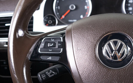 Volkswagen Touareg III, 2015 год, 3 200 000 рублей, 16 фотография