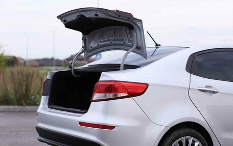 KIA Rio III рестайлинг, 2015 год, 997 460 рублей, 19 фотография