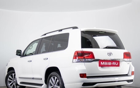Toyota Land Cruiser 200, 2017 год, 7 300 000 рублей, 7 фотография