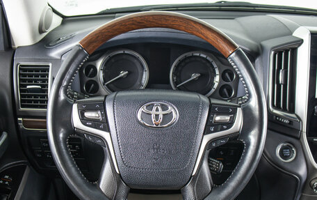 Toyota Land Cruiser 200, 2017 год, 7 300 000 рублей, 18 фотография