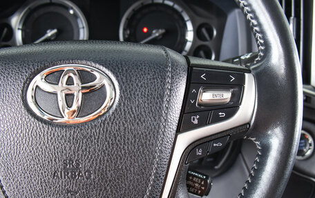 Toyota Land Cruiser 200, 2017 год, 7 300 000 рублей, 20 фотография