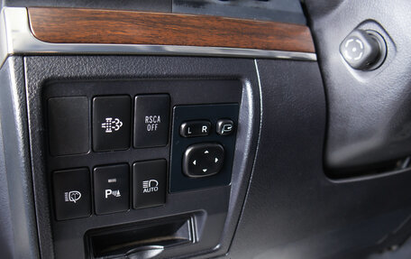 Toyota Land Cruiser 200, 2017 год, 7 300 000 рублей, 25 фотография