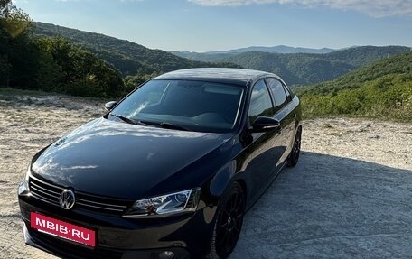 Volkswagen Jetta VI, 2014 год, 1 250 000 рублей, 2 фотография