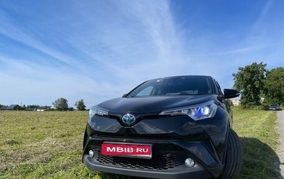 Toyota C-HR I рестайлинг, 2019 год, 2 340 000 рублей, 1 фотография