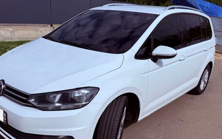 Volkswagen Touran III, 2018 год, 1 200 000 рублей, 2 фотография
