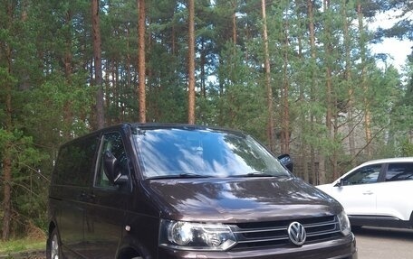 Volkswagen Multivan T5, 2011 год, 2 250 000 рублей, 2 фотография
