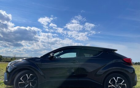 Toyota C-HR I рестайлинг, 2019 год, 2 340 000 рублей, 4 фотография