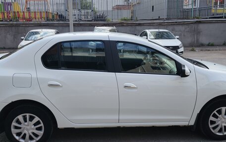 Renault Logan II, 2018 год, 950 000 рублей, 4 фотография