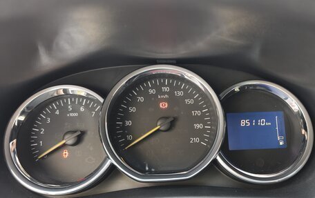 Renault Logan II, 2018 год, 950 000 рублей, 9 фотография