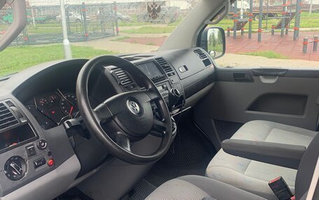 Volkswagen Caravelle T5, 2008 год, 1 390 000 рублей, 3 фотография