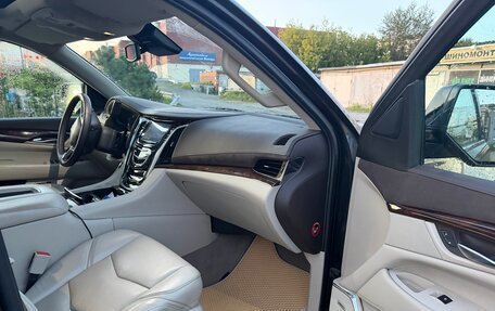 Cadillac Escalade IV, 2015 год, 3 100 000 рублей, 22 фотография
