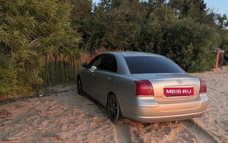 Toyota Avensis III рестайлинг, 2005 год, 385 000 рублей, 2 фотография